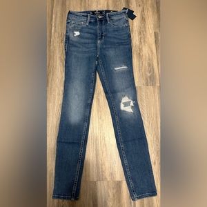 Hollister jeans super skinny high rise size 0 short NWT